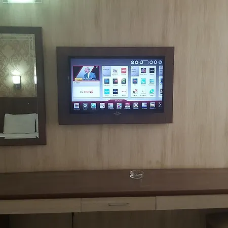Otel Hosta 3*